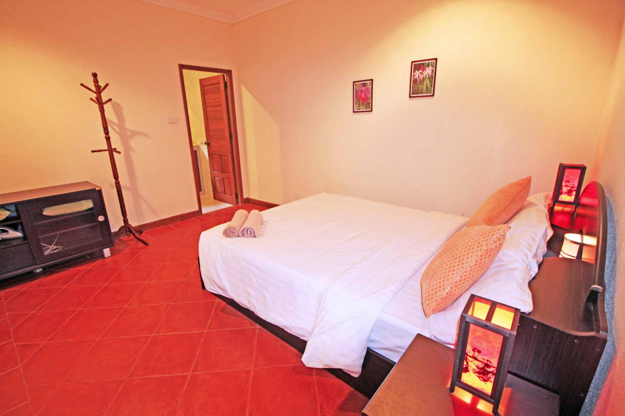 Cosy Beach Pool Villas By Pattaya Sunny Rentals Exterior foto