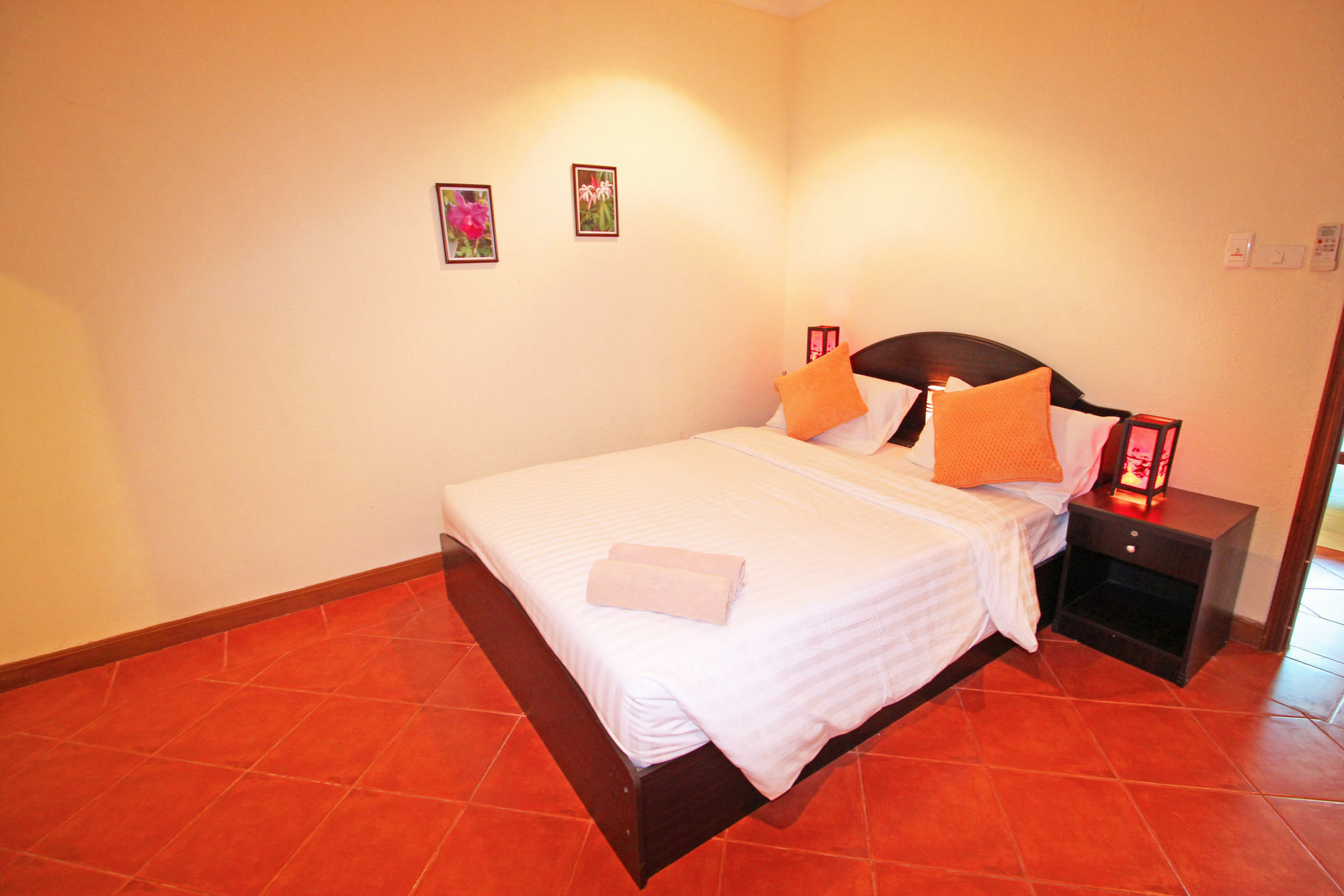 Cosy Beach Pool Villas By Pattaya Sunny Rentals Exterior foto