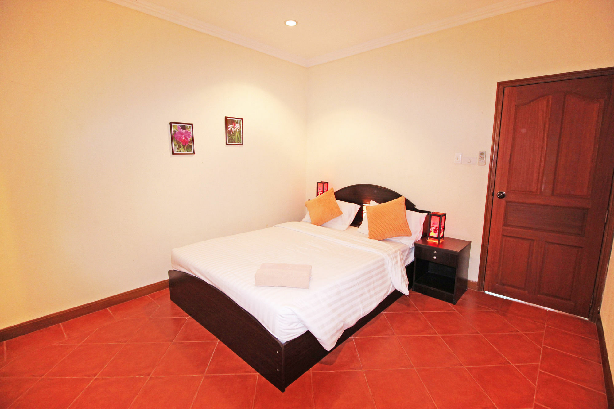 Cosy Beach Pool Villas By Pattaya Sunny Rentals Exterior foto