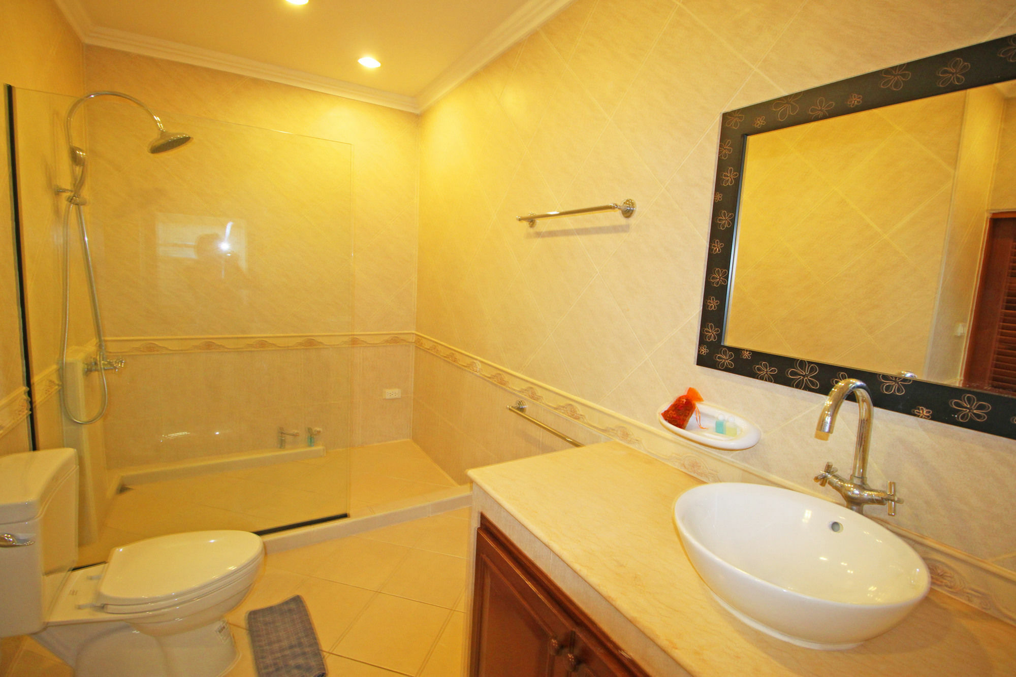 Cosy Beach Pool Villas By Pattaya Sunny Rentals Exterior foto