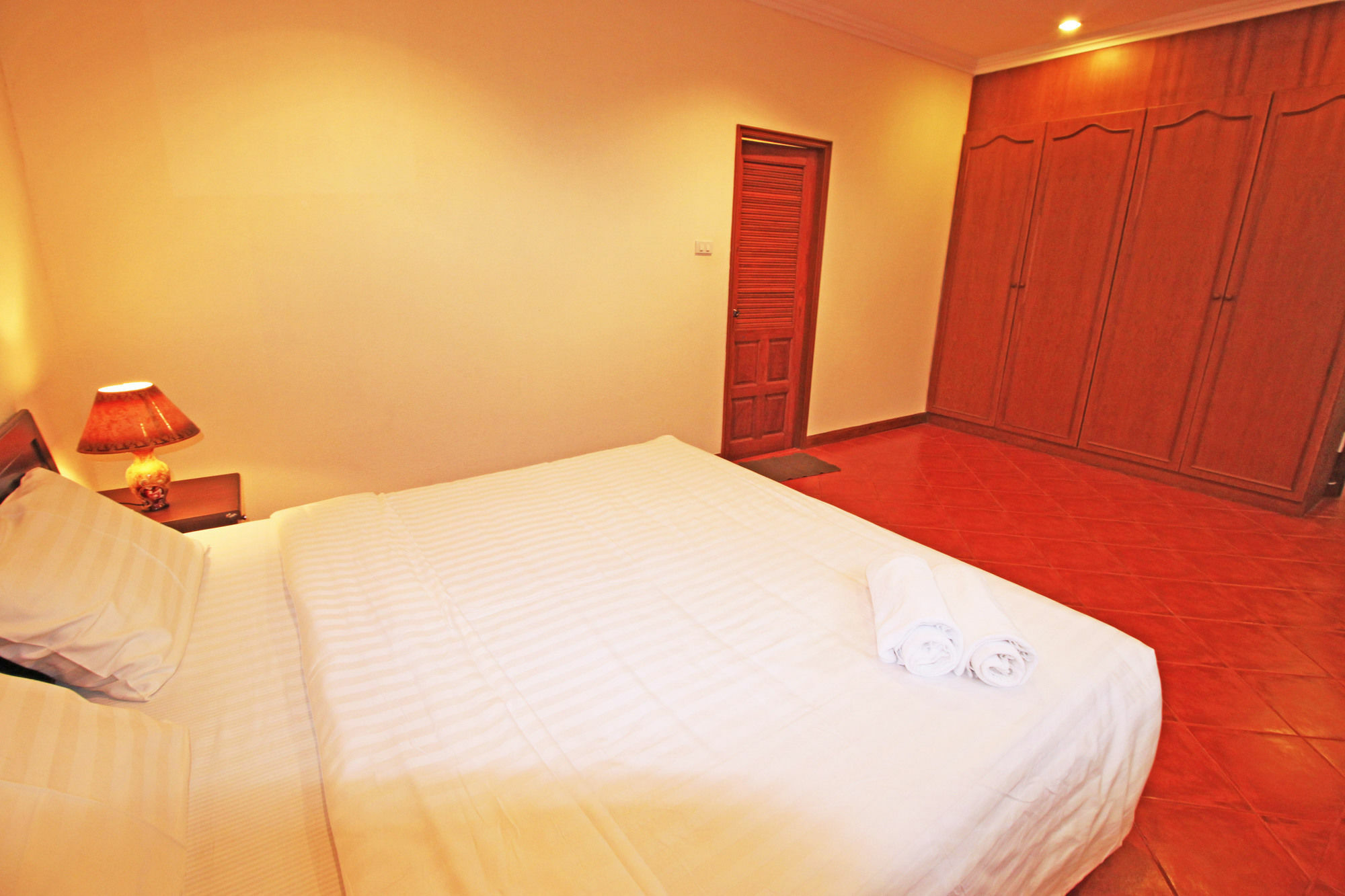 Cosy Beach Pool Villas By Pattaya Sunny Rentals Exterior foto