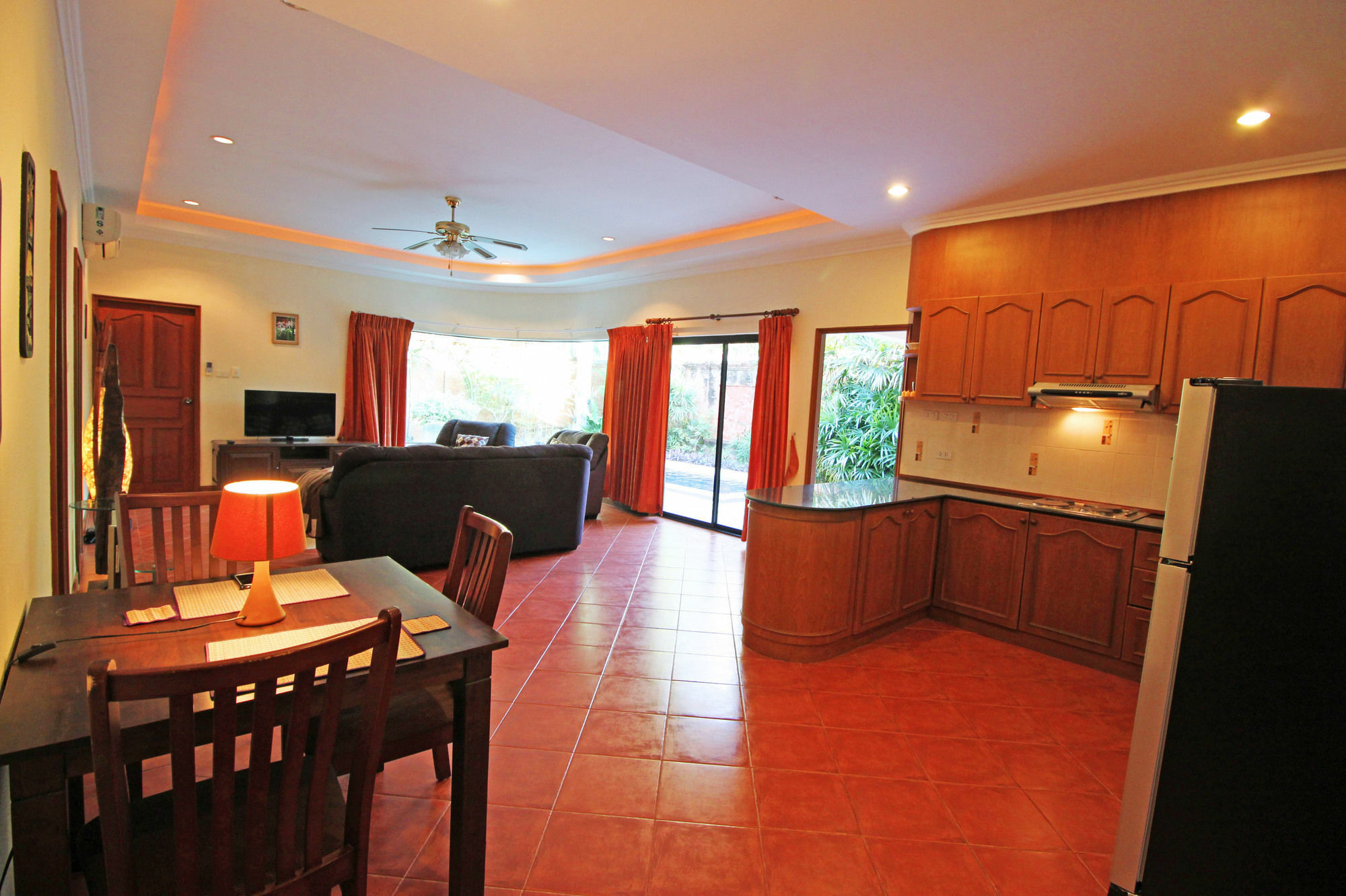 Cosy Beach Pool Villas By Pattaya Sunny Rentals Exterior foto